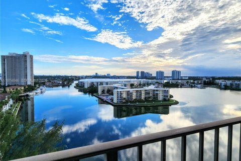 Condo in Aventura, Florida, 1 bedroom  № 2040150 - photo 16