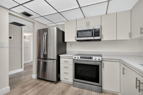 Condo in Aventura, Florida, 1 bedroom  № 2040150 - photo 8