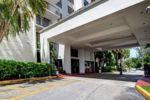 Condo in Aventura, Florida, 1 bedroom  № 2040150 - photo 21
