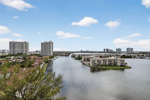 Condo in Aventura, Florida, 1 bedroom  № 2040150