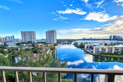 Condo in Aventura, Florida, 1 bedroom  № 2040150 - photo 3