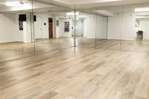 Condo in Aventura, Florida, 1 bedroom  № 2040150 - photo 27