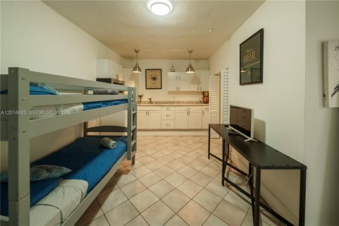 Villa ou maison à vendre à Hollywood, Floride: 5 chambres, 225.75 m2 № 2076503 - photo 20