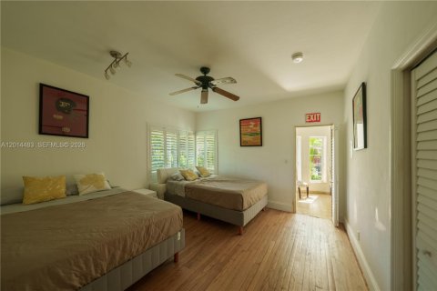 Villa ou maison à vendre à Hollywood, Floride: 5 chambres, 225.75 m2 № 2076503 - photo 12