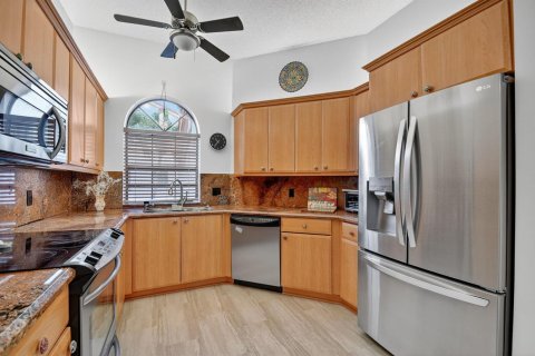 Condo in Boynton Beach, Florida, 3 bedrooms № 2081732 - photo 11