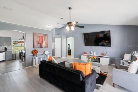 Villa ou maison à vendre à Kissimmee, Floride: 3 chambres, 149.02 m2 № 2355143 - photo 3