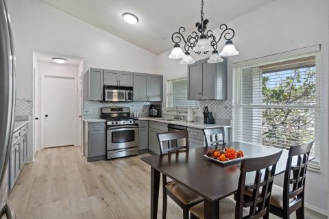 Villa ou maison à vendre à Kissimmee, Floride: 3 chambres, 149.02 m2 № 2355143 - photo 10
