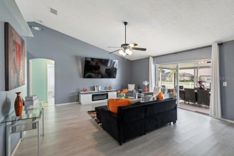 Villa ou maison à vendre à Kissimmee, Floride: 3 chambres, 149.02 m2 № 2355143 - photo 4