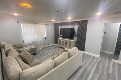 Casa en venta en Bradenton, Florida, 2 dormitorios, 86.21 m2 № 2104616 - foto 4