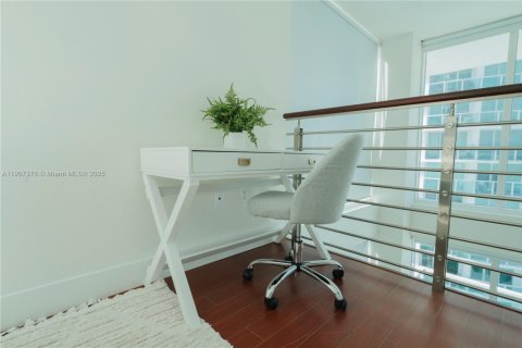 Condo in Miami, Florida, 2 bedrooms  № 2038953 - photo 8