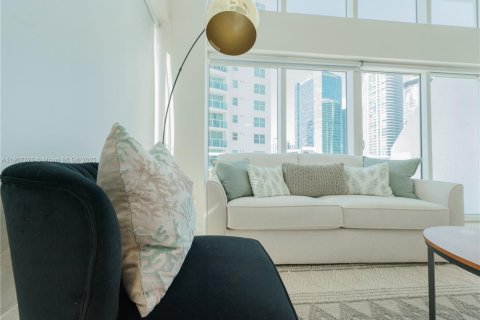 Condo in Miami, Florida, 2 bedrooms  № 2038953 - photo 6