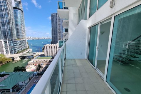 Condo in Miami, Florida, 2 bedrooms  № 2038953 - photo 17