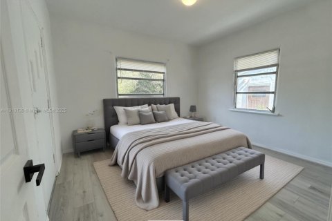 House in Miami, Florida 2 bedrooms, 117.06 sq.m. № 1970817 - photo 14