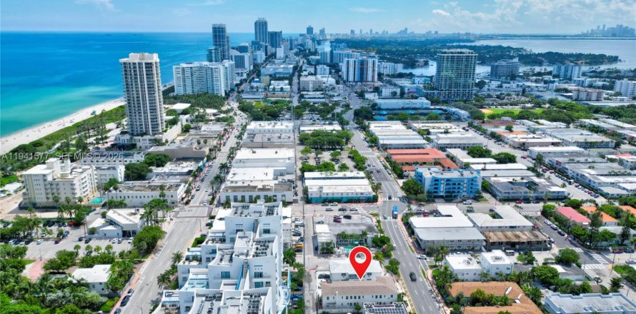 Дом в Майами-Бич, Флорида 1 спальня, 578.97м2 № 2004135