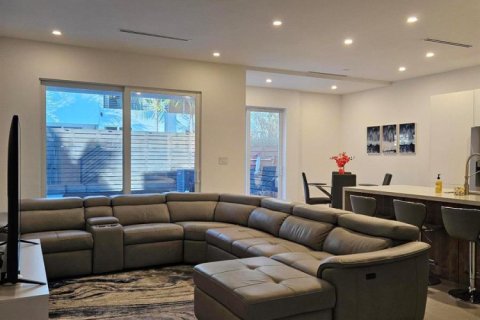 Townhouse in Pompano Beach, Florida 3 bedrooms, 176.33 sq.m. № 2083262 - photo 3