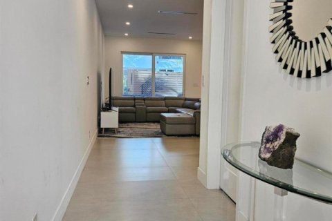 Townhouse in Pompano Beach, Florida 3 bedrooms, 176.33 sq.m. № 2083262 - photo 2