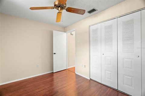 House in Saint Petersburg, Florida 3 bedrooms, 100.8 sq.m. № 1885498 - photo 14