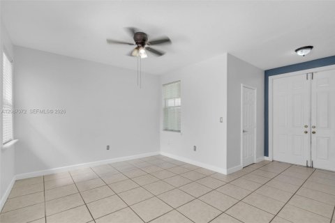 Adosado en venta en Doral, Florida, 3 dormitorios, 150.32 m2 № 2358076 - foto 6