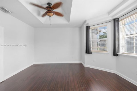 Adosado en venta en Doral, Florida, 3 dormitorios, 150.32 m2 № 2358076 - foto 17