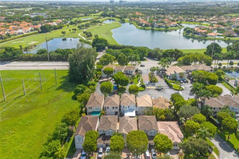 Adosado en venta en Doral, Florida, 3 dormitorios, 150.32 m2 № 2358076 - foto 30