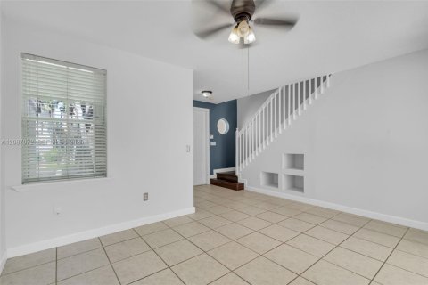 Adosado en venta en Doral, Florida, 3 dormitorios, 150.32 m2 № 2358076 - foto 7