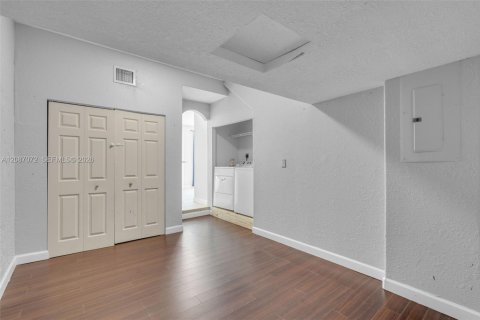 Adosado en venta en Doral, Florida, 3 dormitorios, 150.32 m2 № 2358076 - foto 14