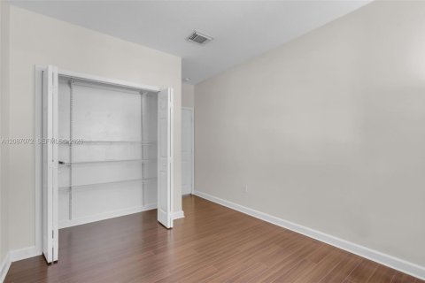 Adosado en venta en Doral, Florida, 3 dormitorios, 150.32 m2 № 2358076 - foto 23