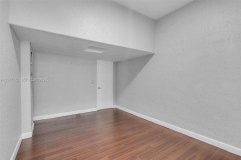 Adosado en venta en Doral, Florida, 3 dormitorios, 150.32 m2 № 2358076 - foto 13