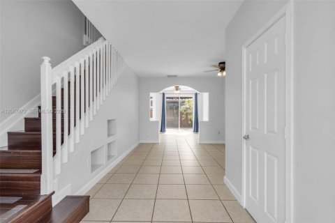 Adosado en venta en Doral, Florida, 3 dormitorios, 150.32 m2 № 2358076 - foto 4