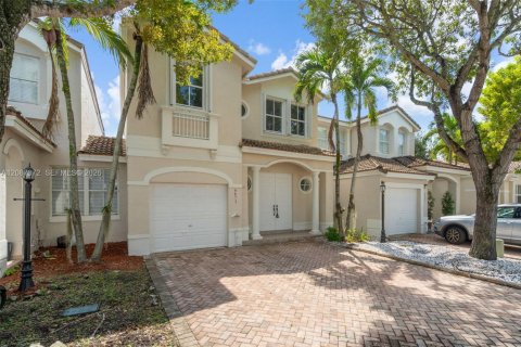 Adosado en venta en Doral, Florida, 3 dormitorios, 150.32 m2 № 2358076 - foto 2