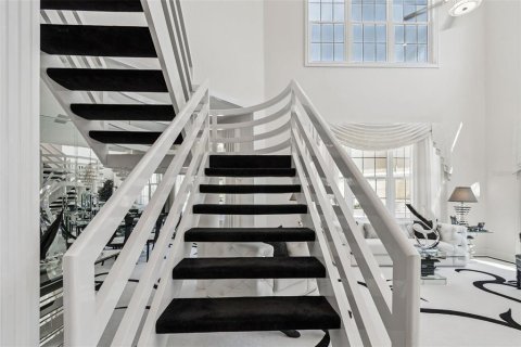 Купить виллу или дом в Сент-Питерсберг, Флорида 5 комнат, 403.38м2, № 2430981 - фото 26