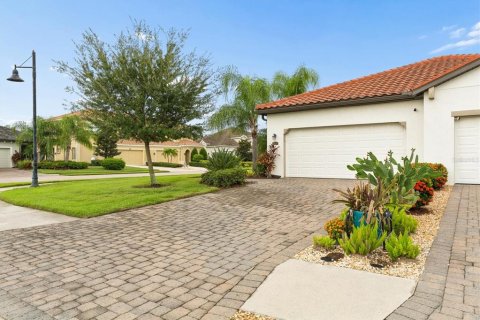 Villa ou maison à vendre à Lakewood Ranch, Floride: 3 chambres, 145.95 m2 № 2408457 - photo 5