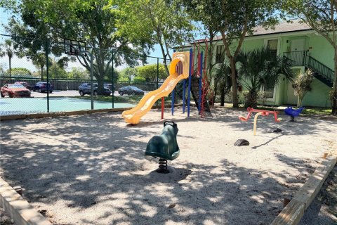 Condominio en alquiler en Sunrise, Florida, 1 dormitorio, 55.28 m2 № 2077844 - foto 12