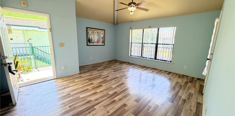 Condominio en Sunrise, Florida, 1 dormitorio  № 2077844