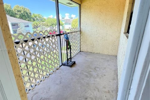 Condominio en alquiler en Sunrise, Florida, 1 dormitorio, 55.28 m2 № 2077844 - foto 10