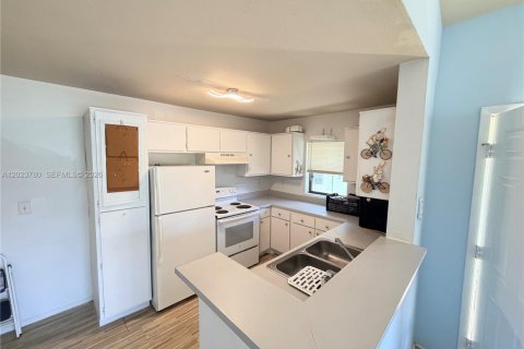 Condominio en alquiler en Sunrise, Florida, 1 dormitorio, 55.28 m2 № 2077844 - foto 2