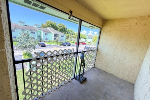 Condominio en alquiler en Sunrise, Florida, 1 dormitorio, 55.28 m2 № 2077844 - foto 9