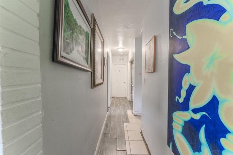 House in Miramar, Florida 3 bedrooms, 131.55 sq.m. № 2250364 - photo 8