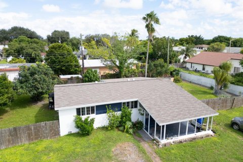 House in Miramar, Florida 3 bedrooms, 131.55 sq.m. № 2250364 - photo 2