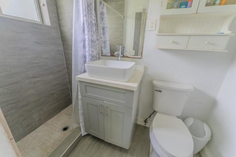 House in Miramar, Florida 3 bedrooms, 131.55 sq.m. № 2250364 - photo 13