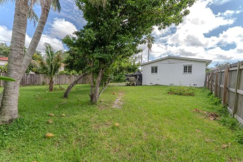 House in Miramar, Florida 3 bedrooms, 131.55 sq.m. № 2250364 - photo 21