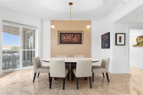 Condominio en alquiler en Coral Gables, Florida, 3 dormitorios, 274.99 m2 № 1699162 - foto 7