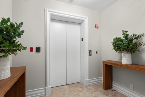 Condominio en alquiler en Coral Gables, Florida, 3 dormitorios, 274.99 m2 № 1699162 - foto 4