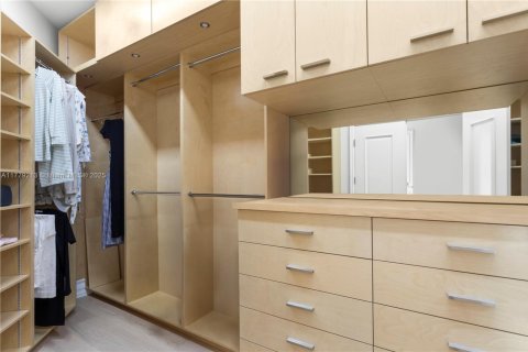Condominio en alquiler en Coral Gables, Florida, 3 dormitorios, 274.99 m2 № 1699162 - foto 20