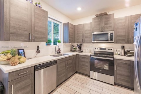 Townhouse in Homestead, Florida 3 bedrooms, 120.96 sq.m. № 2082156 - photo 5