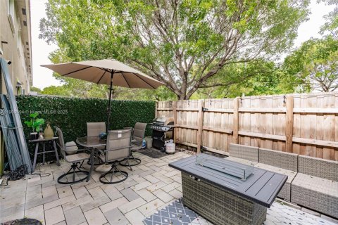 Townhouse in Homestead, Florida 3 bedrooms, 120.96 sq.m. № 2082156 - photo 14