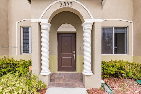 Townhouse in Homestead, Florida 3 bedrooms, 120.96 sq.m. № 2082156 - photo 2