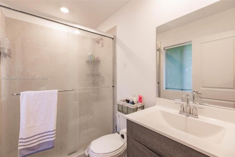 Townhouse in Homestead, Florida 3 bedrooms, 120.96 sq.m. № 2082156 - photo 11