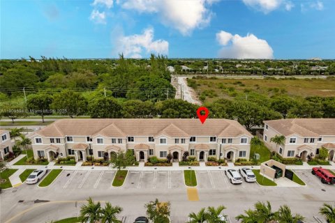 Townhouse in Homestead, Florida 3 bedrooms, 120.96 sq.m. № 2082156 - photo 21