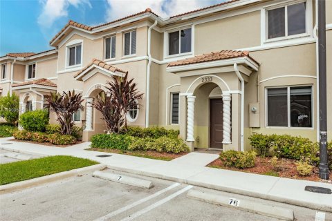 Townhouse in Homestead, Florida 3 bedrooms, 120.96 sq.m. № 2082156